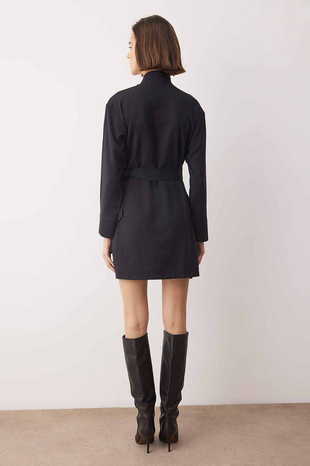 Siyah Duz K?sa / Mini Dokuma Elbise TWOAW26EL00291 - Trendyolmilla фото 4