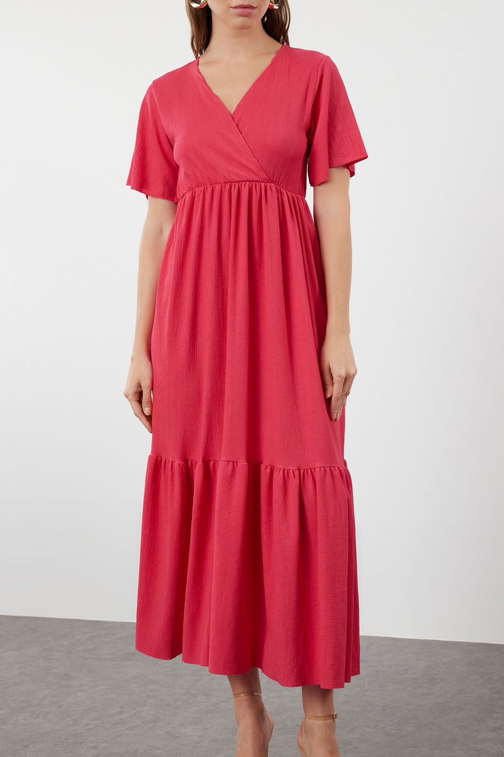 Fusya Duz Maxi Kruvazeli Etegi F?rf?rl? Dokulu K?sa Kol Esnek Orme Maxi Elbise Elbise TWOSS24EL01060 - Trendyolmilla фото 4