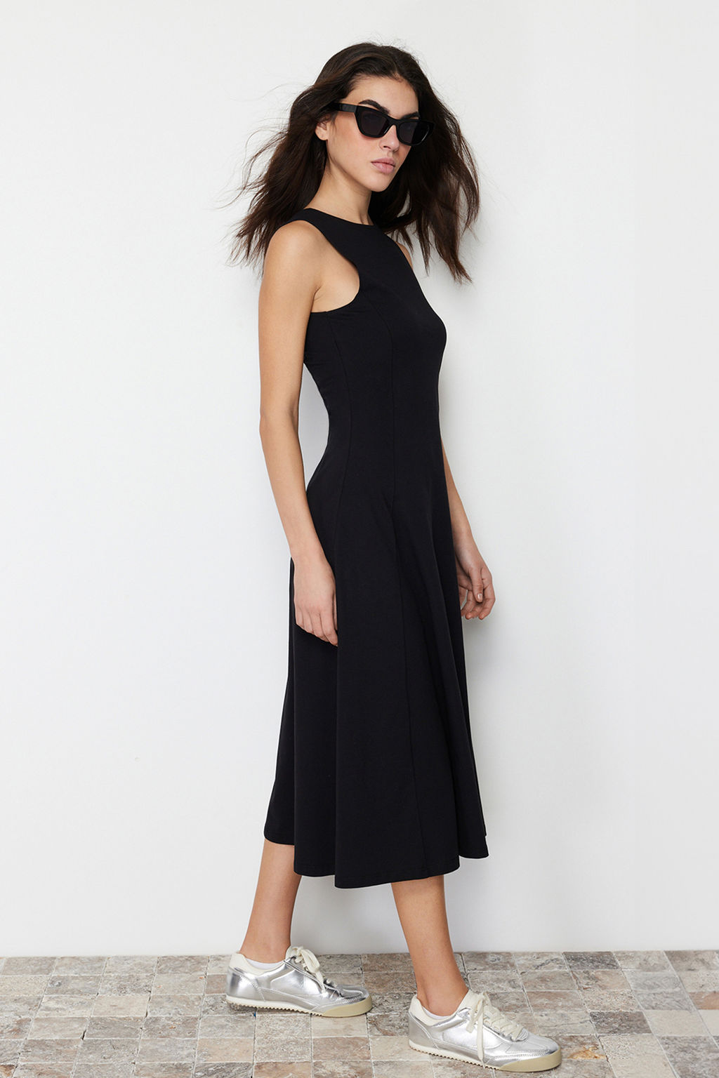 Siyah %100 Pamuk Skater/Belden Ac?lan Bisiklet Yaka Kolsuz Midi Orme Midi Elbise TWOSS24EL00193