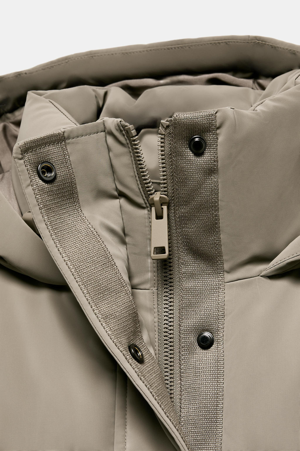 WATER-REPELLENT AND WINDPROOF SHORT HOODED ANORAK