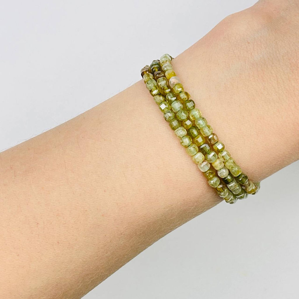 Бусины для украшений из Гроссуляра "зеленый гранат" 39 см