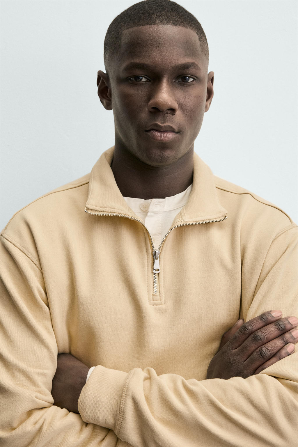 SUDADERA CUELLO CREMALLERA B?SICA / paja - Zara фото 5