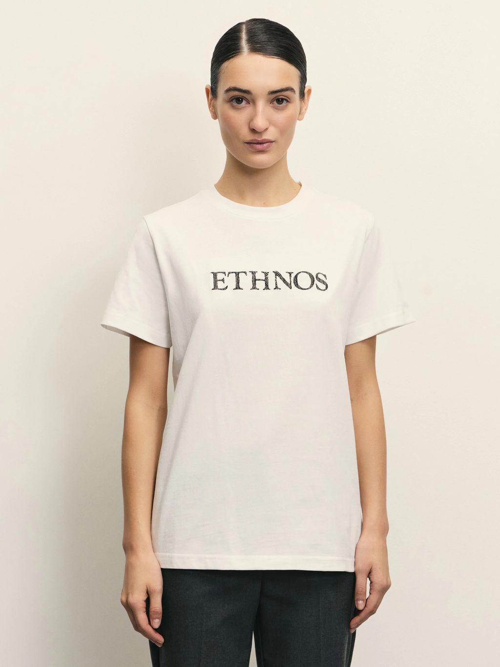 Футболка оверсайз с вышивкой / Zarina  фото 3