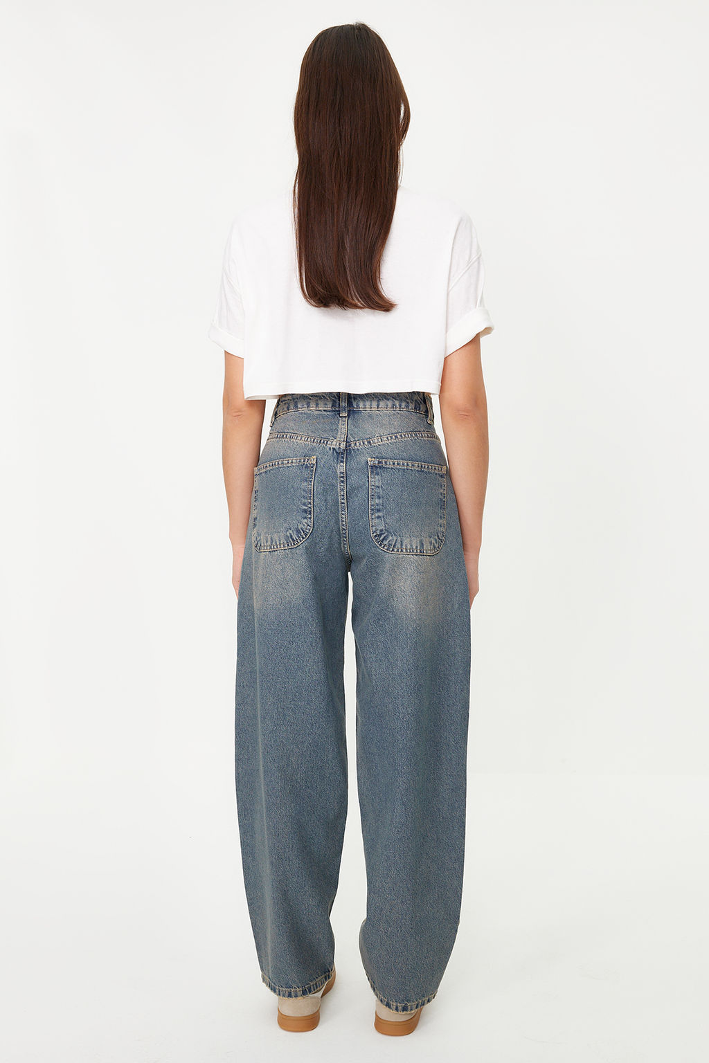 TRENDYOLMILLA Koyu Mavi Soluk Efektli Vintage Dusuk Bel Skater Jeans TWOSS24JE00052  фото 6