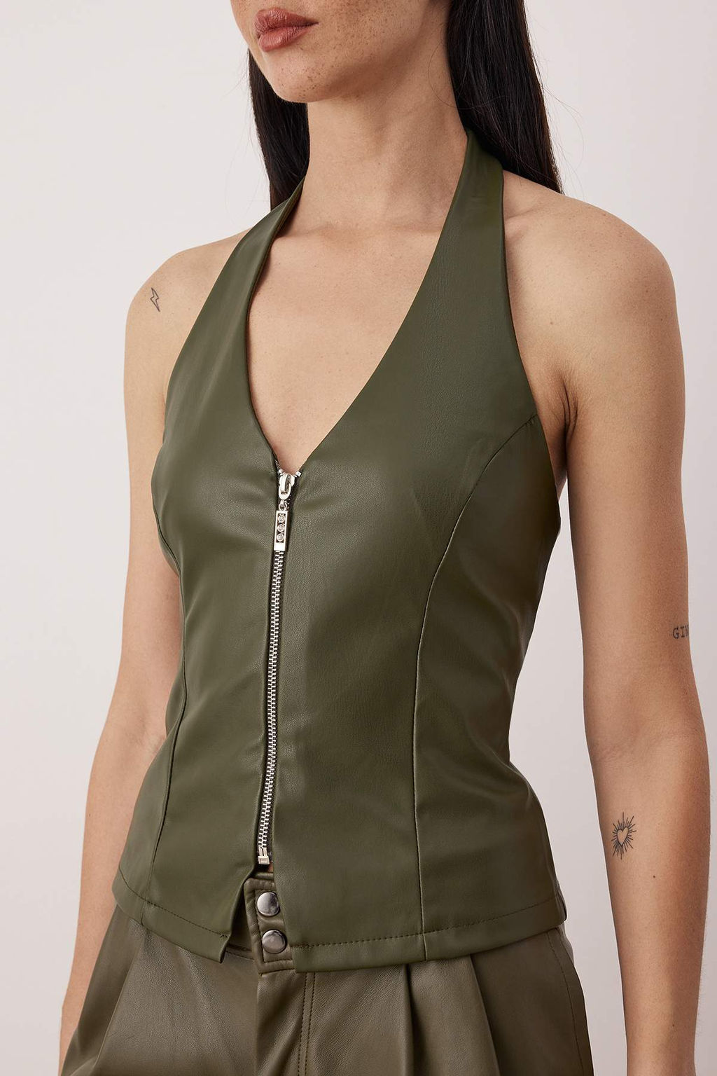 Haki V Yaka Suni Deri Fermuar Detayl? Party Bluz TPRAW26BZ00068 - Trendyolmilla фото 3