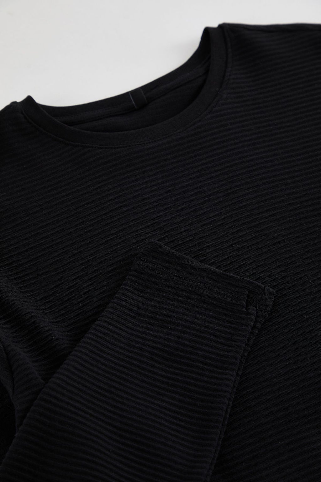TRENDYOL MAN Ekru Regular/Normal Kesim Uzun Kollu Basic Dokulu %100 Pamuklu T-Shirt TMNAW25TS00002