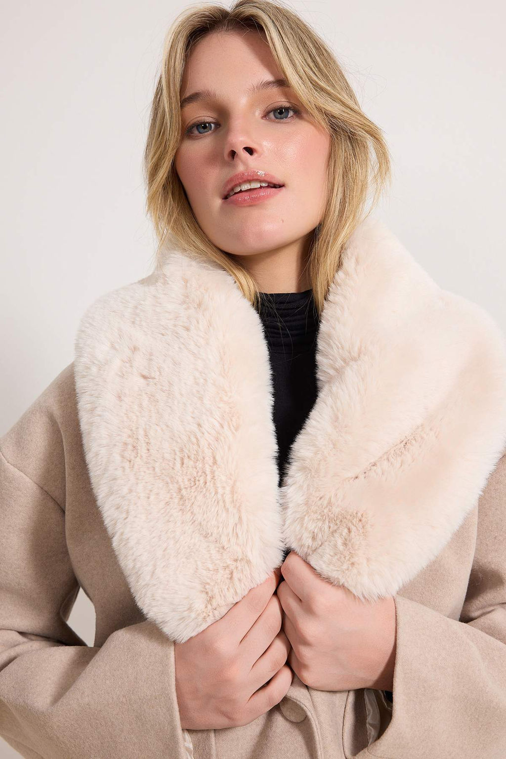 Ekru Regular Kal?p Suni Kurk Yaka Detayl? Kaban TWOAW26KB00076