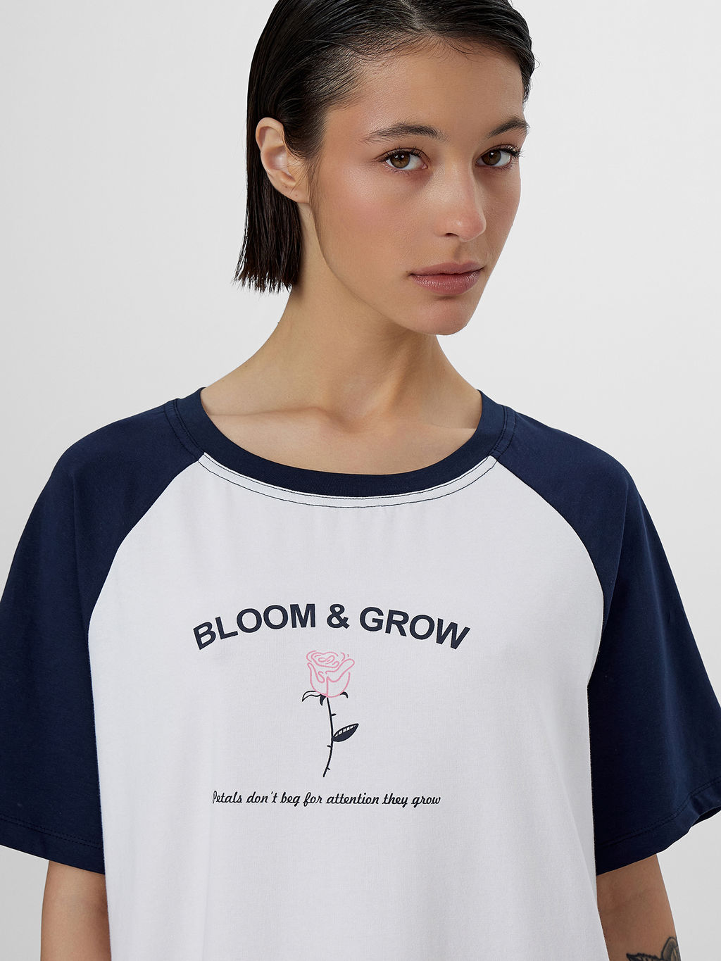 Сорочка ночная женская белая с надписью Bloom&Grow - Mark formelle фото 3