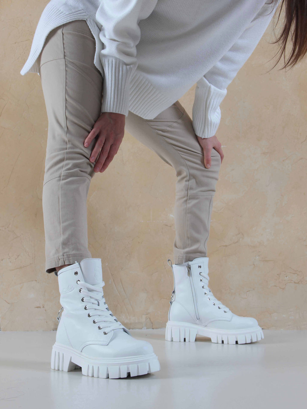 Ботинки 329.21153w. белые/Шерсть