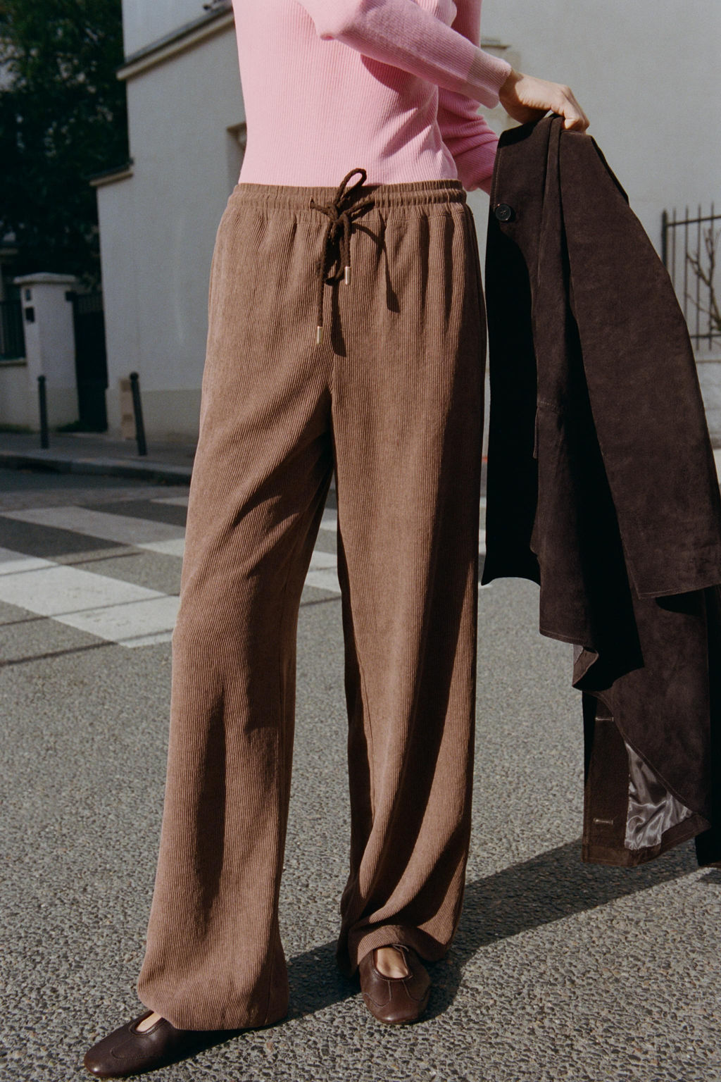 STRAIGHT FIT TROUSERS WITH ELASTICATED WAIST - Zara фото 10