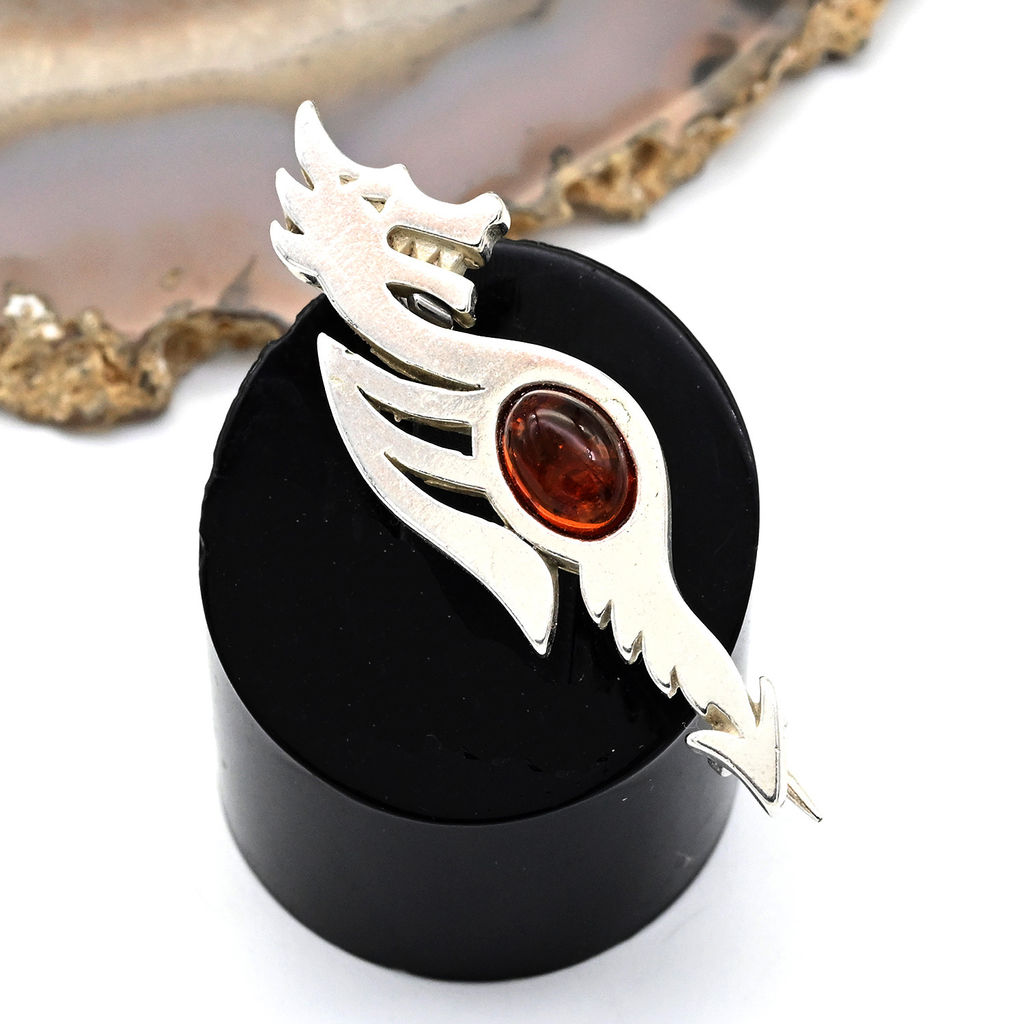 Брошь с янтарём в посеребрении Морской конек 12*38мм цв.светло-коньячный