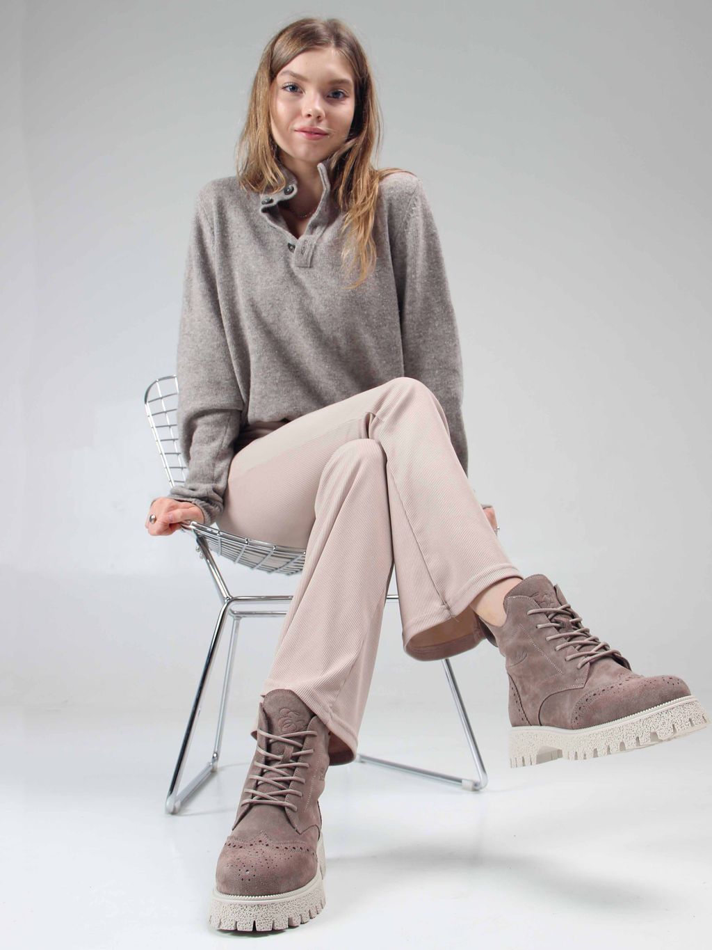 Ботинки 338.1541be. капучино замша/Байка