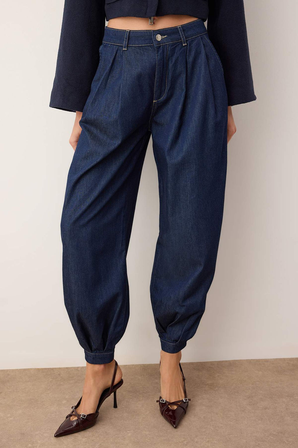 Koyu Mavi Paca Detayl? Yuksek Bel Jogger Jeans TWOAW26JE00215 - Trendyolmilla фото 3