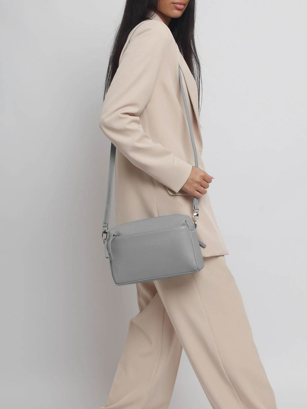 Женская кожаная сумка Richet 3176LN 830 Серый