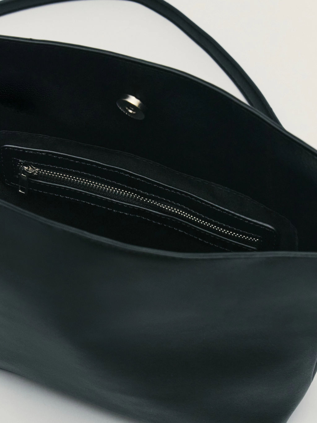 Сумка-мешок из экокожи / Zarina  фото 4