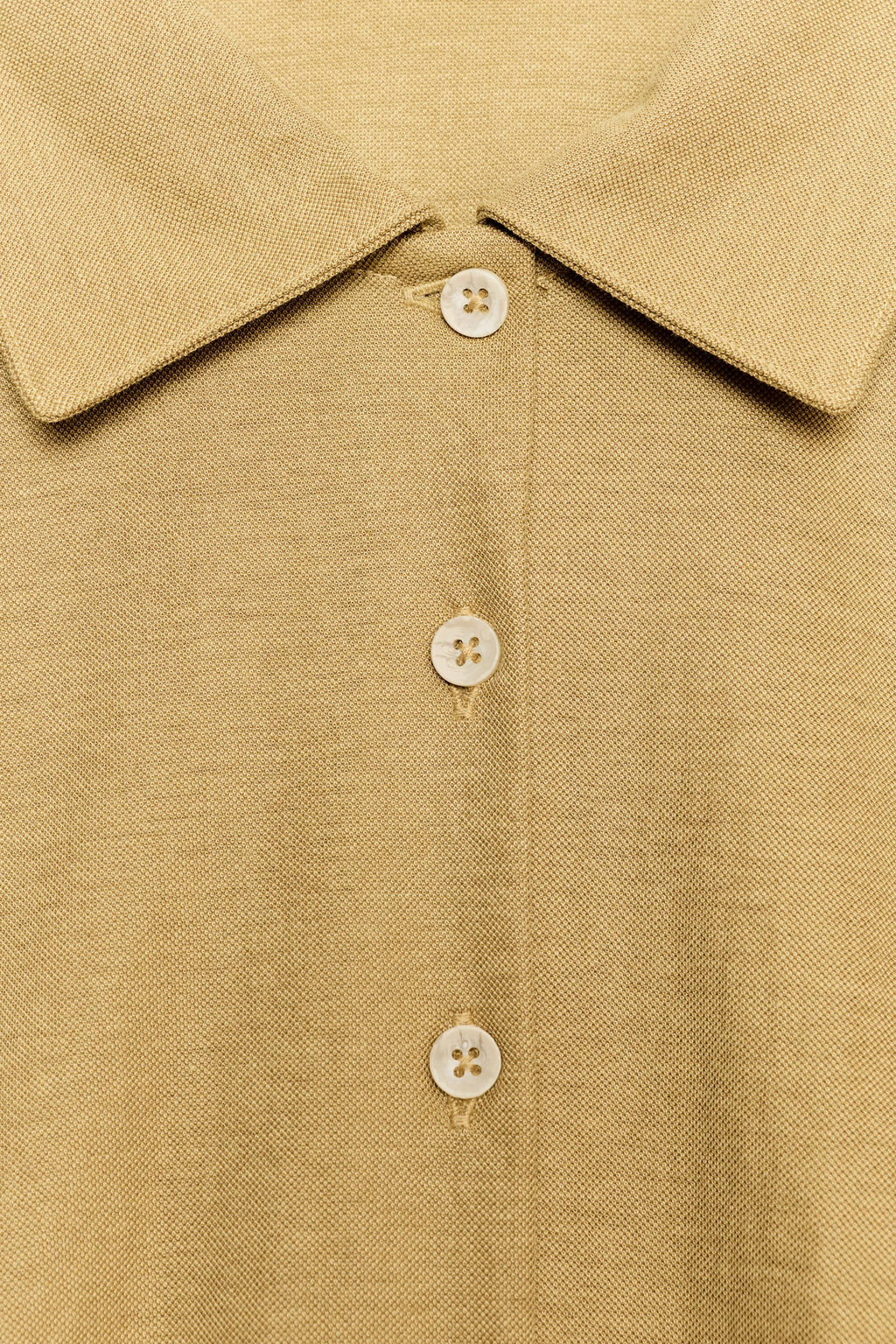 CAMISETA PLIEGUES BOTONES / Aceite - Zara фото 6