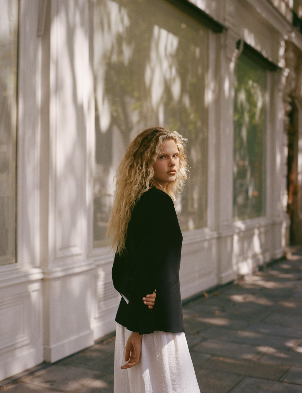 FITTED BLAZER WITH SHOULDER PADS - Zara фото 5