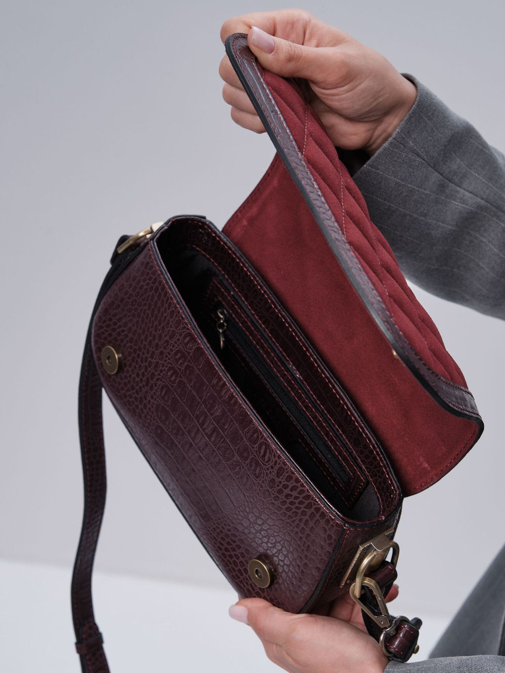 Сумка замшевая на плечо Deboro 30791 крок