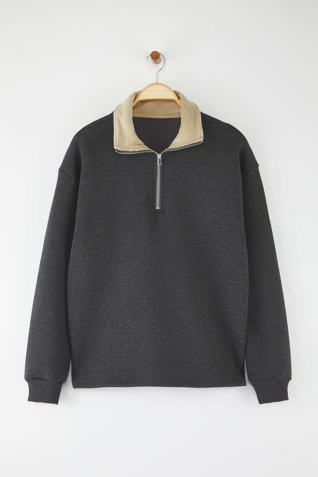 Antrasit Yaka Detayl? Dik Yaka Oversize/Genis Kesim Kal?n/Ici Polarl? Sweatshirt TMNAW26SW00003