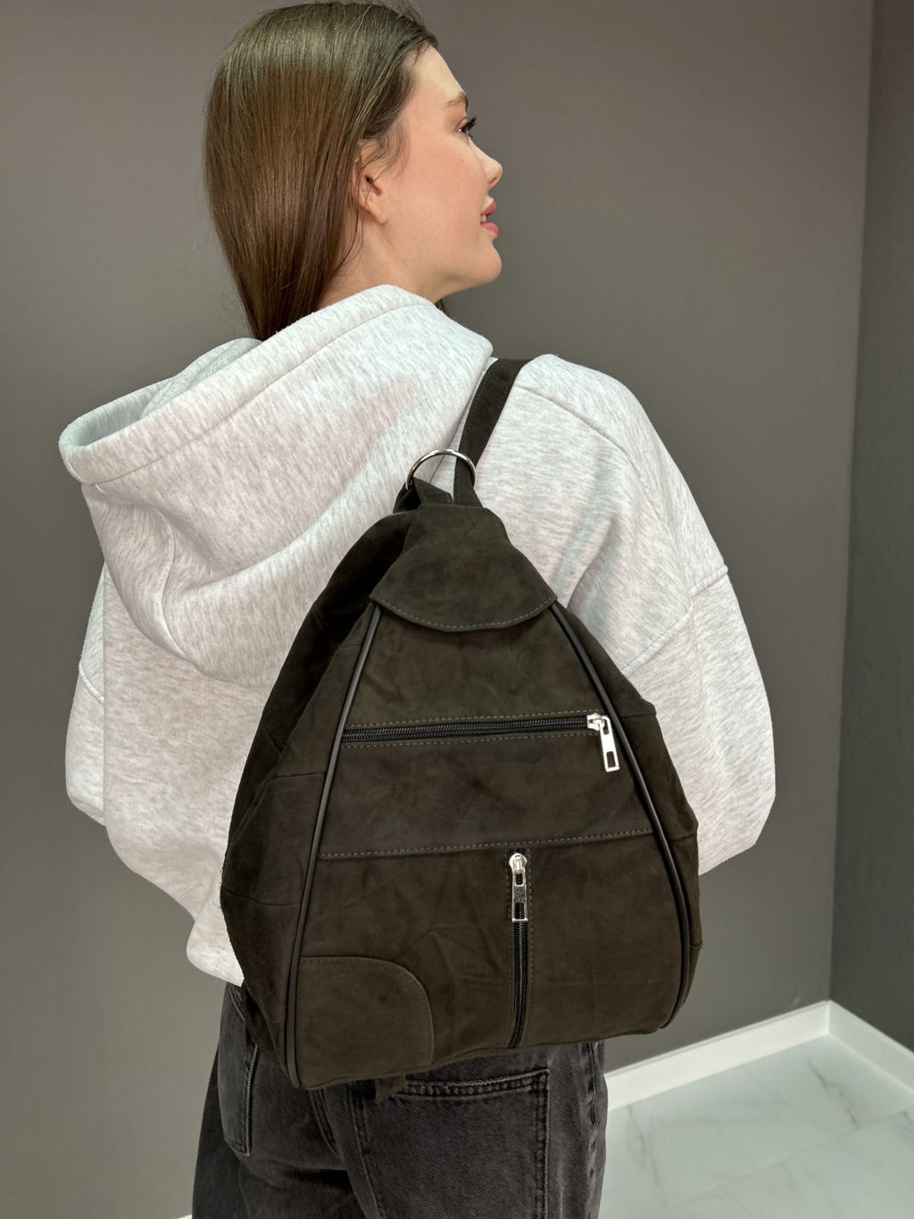 Сумка-рюкзак женская из телячьей кожи