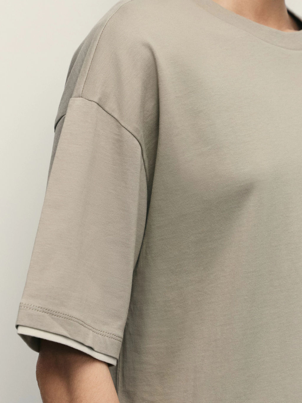 Футболка оверсайз с контрастными окантовками / Zarina  фото 7