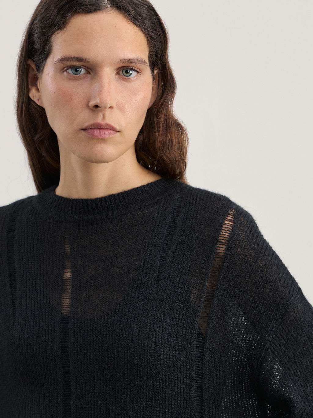 Джемпер с рваными деталями / Zarina  фото 6