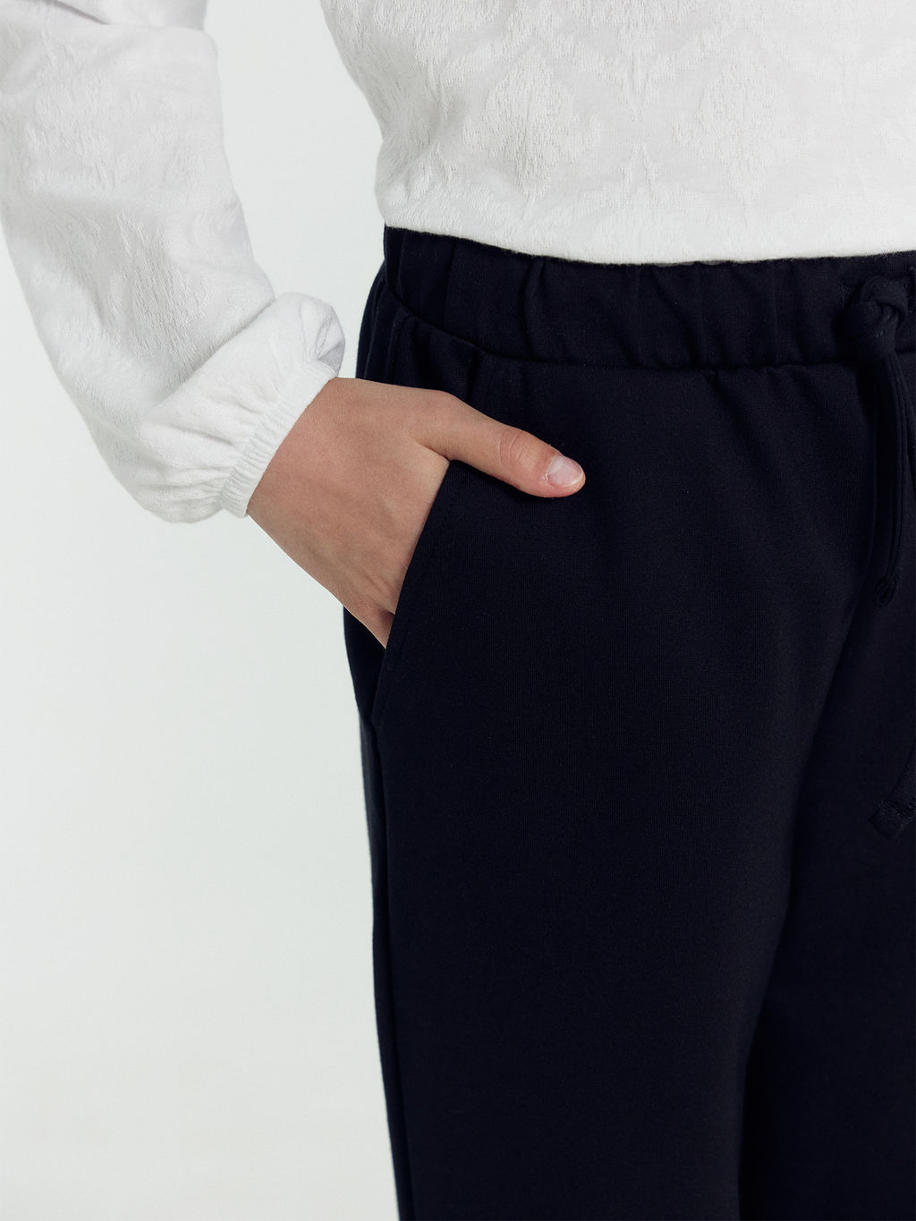 Брюки для девочек в черном цвете - Mark formelle фото 6