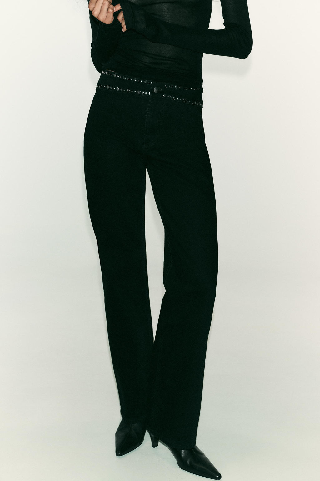 Z1975 HIGH-WAIST STRAIGHT LONG LENGTH JEANS WITH STUDS