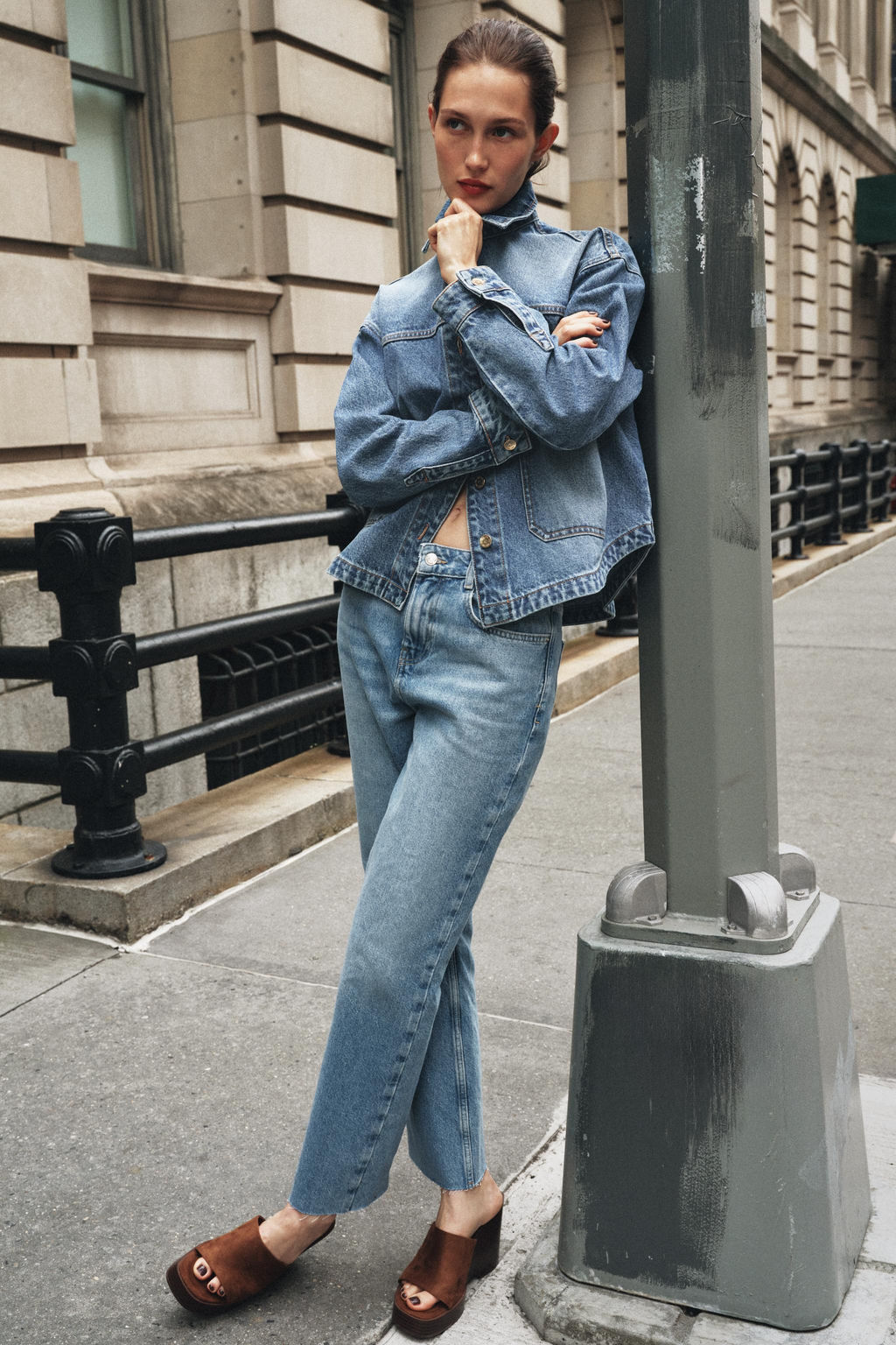 Z1975 STRAIGHT-LEG HIGH-WAIST JEANS - Zara фото 4