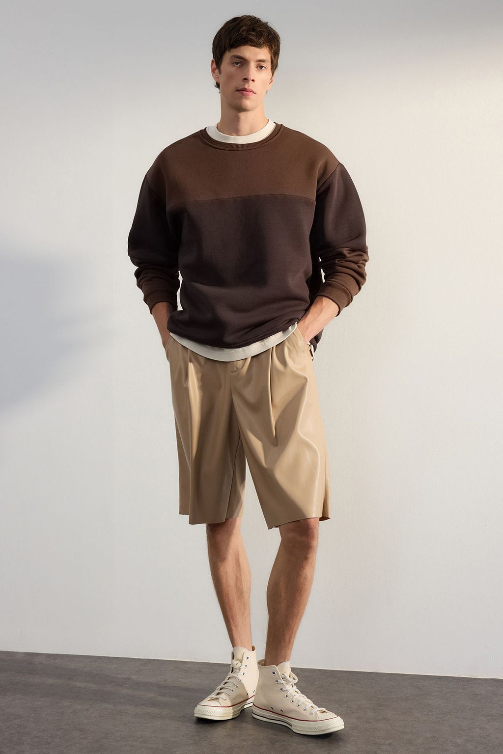 TRENDYOL MAN Lacivert Oversize/Genis Kesim Renk Bloklu Ici Polarl? Basic Sweatshirt TMNAW25SW00013 - Trendyolmilla фото 10