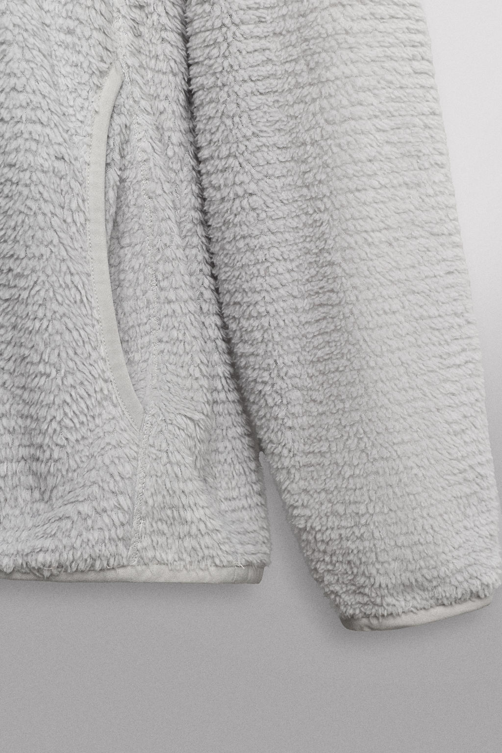 SUDADERA POLAR TEXTURA CAPUCHA / Blanco roto - Zara фото 10