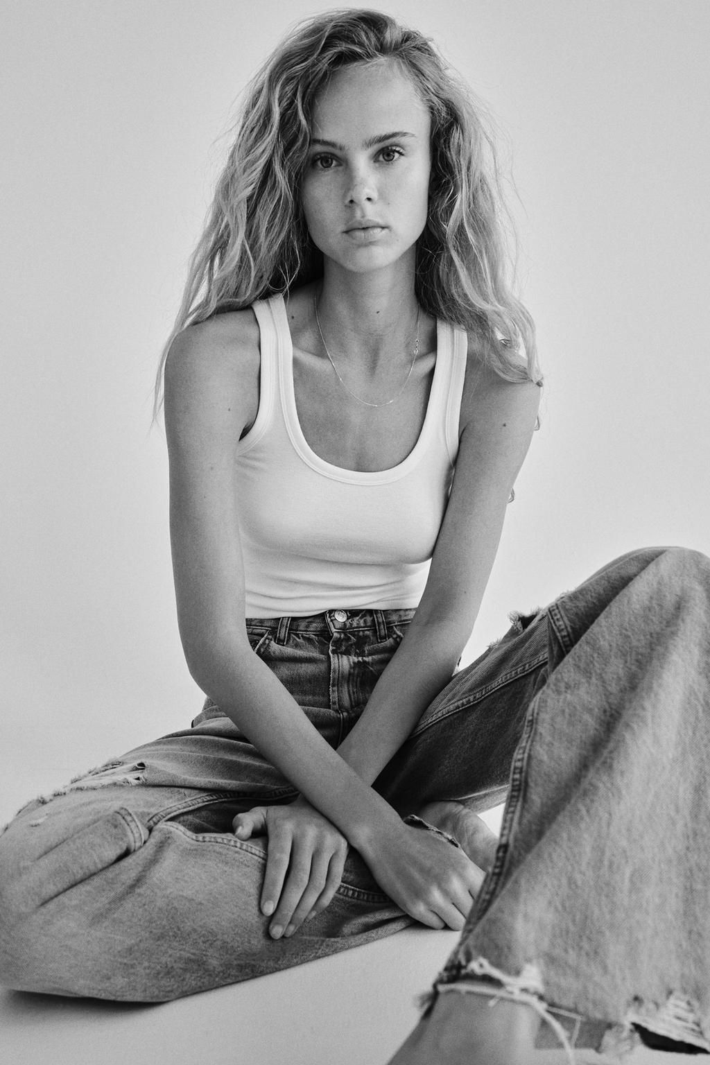 HIGH-RISE RIPPED WIDE-LEG TRF JEANS - Zara фото 7