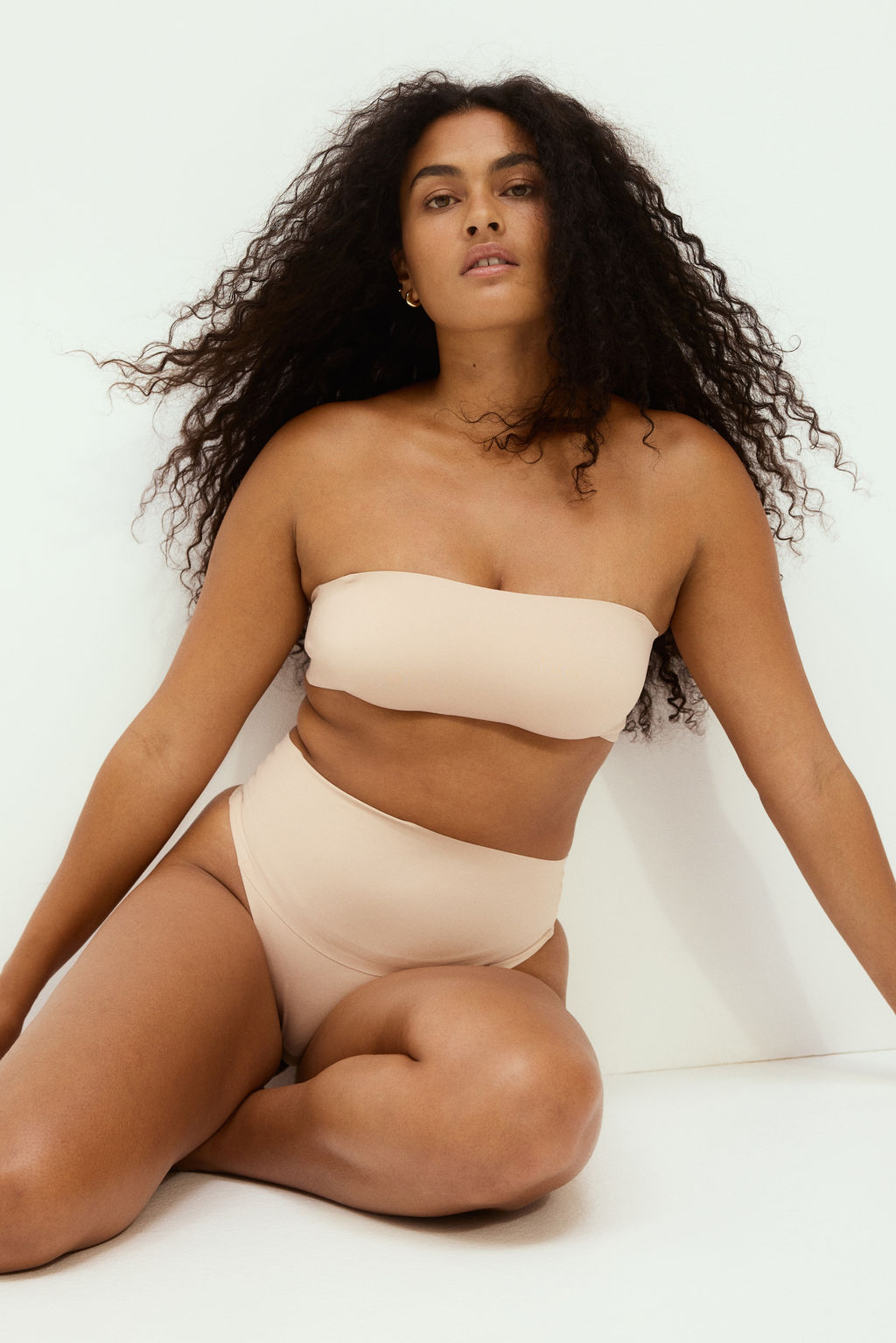 Sujetador bandeau de microfibra con relleno - H&m фото 4