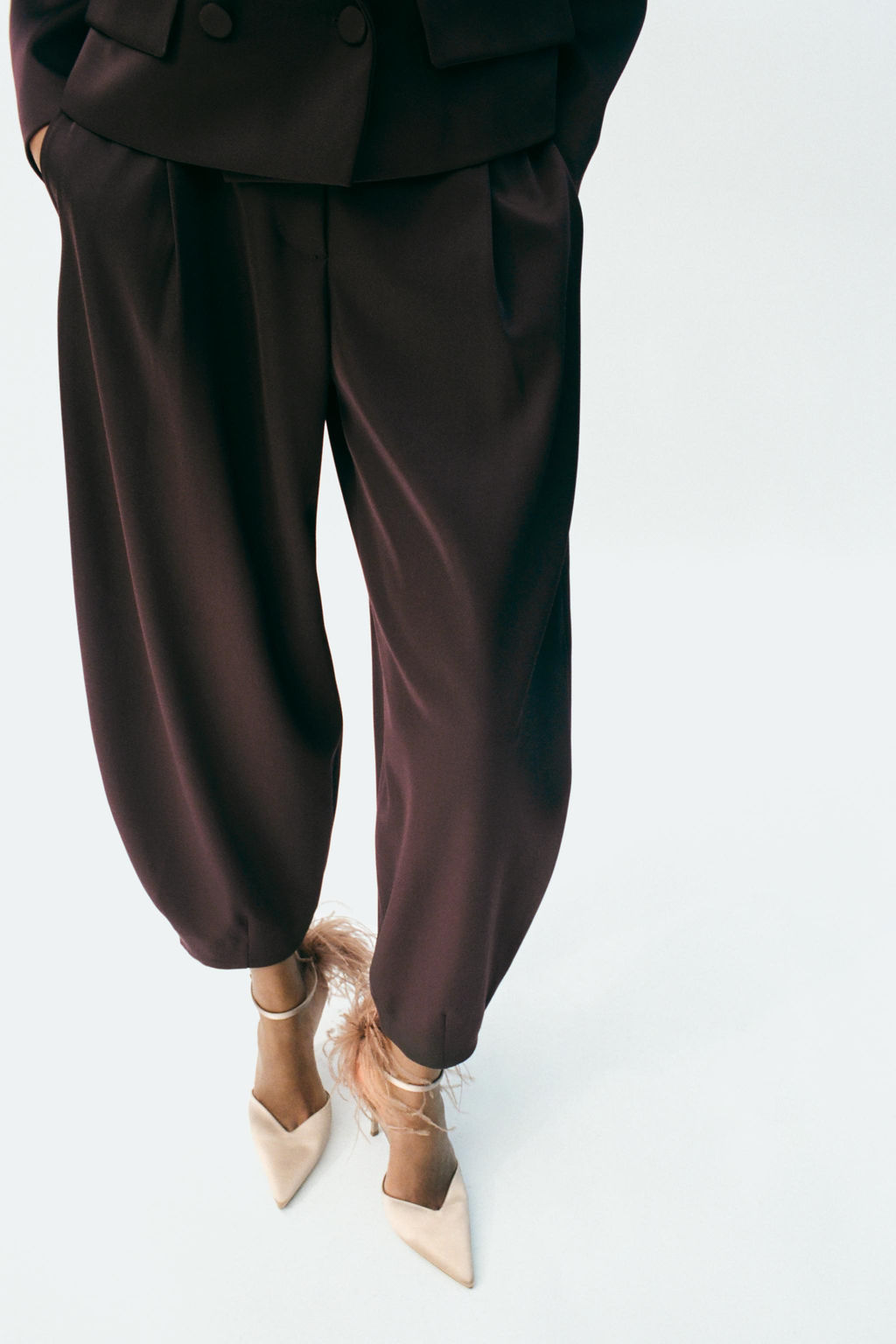 SATIN CARROT FIT TROUSERS - Zara фото 3