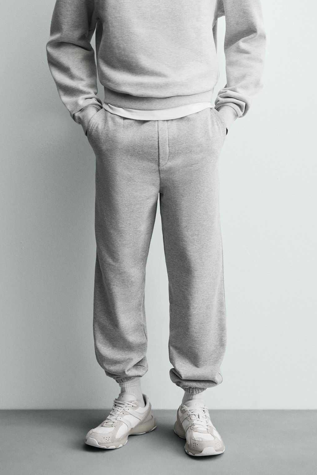 PANTAL?N JOGGER REGULAR FIT B?SICO / Gris vigor? - Zara фото 10