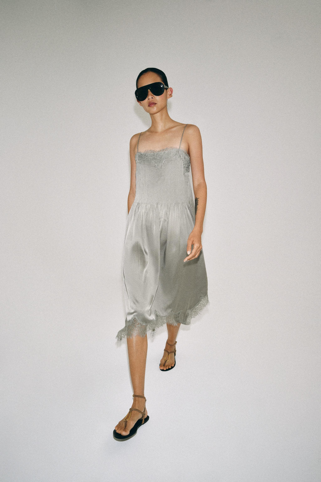 VESTIDO MIDI ENCAJE ZW COLLECTION / Gris medio