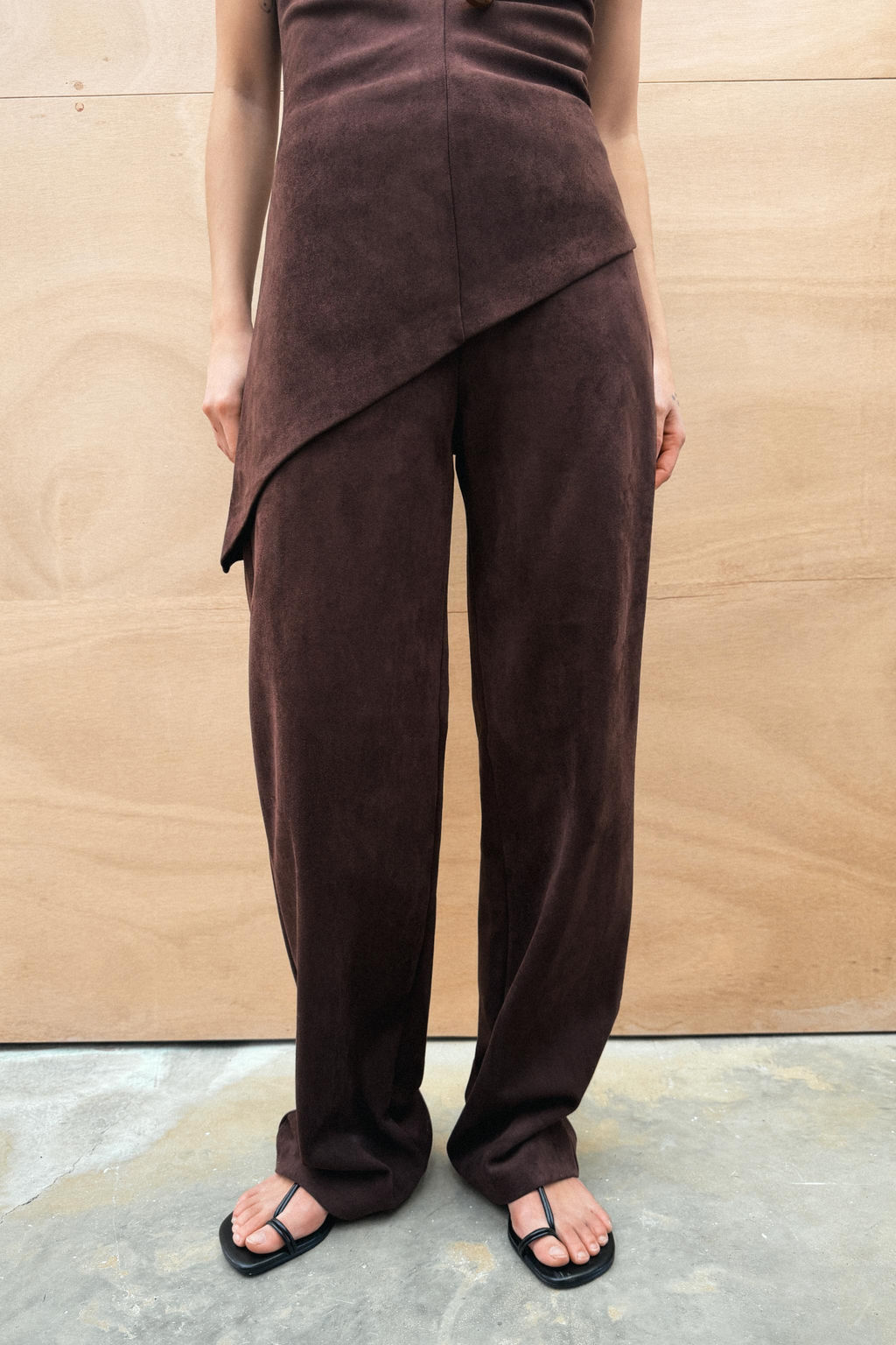 FAUX SUEDE TROUSERS - Zara фото 5