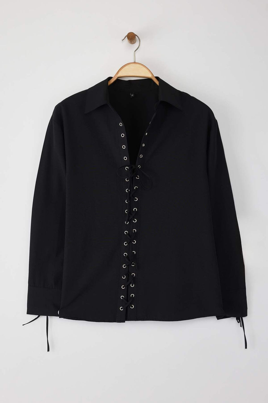 Siyah Onu Bagc?k Detayl? Oversize Gomlek TWOAW26GO00010