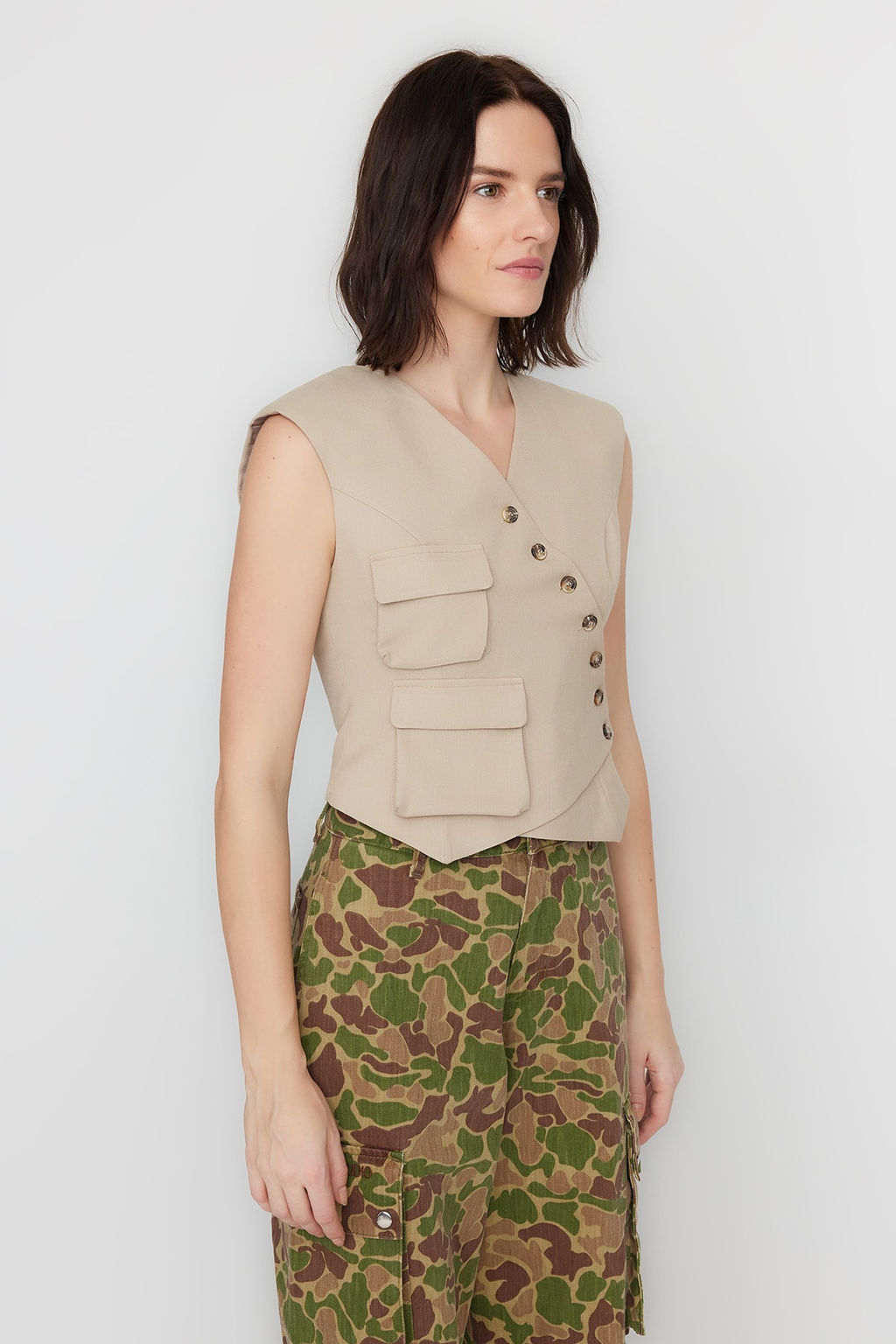 Trendyolmilla X Sagaza Studio Bej Cep Detayl? Yelek TCLSS23YE00001  фото 3