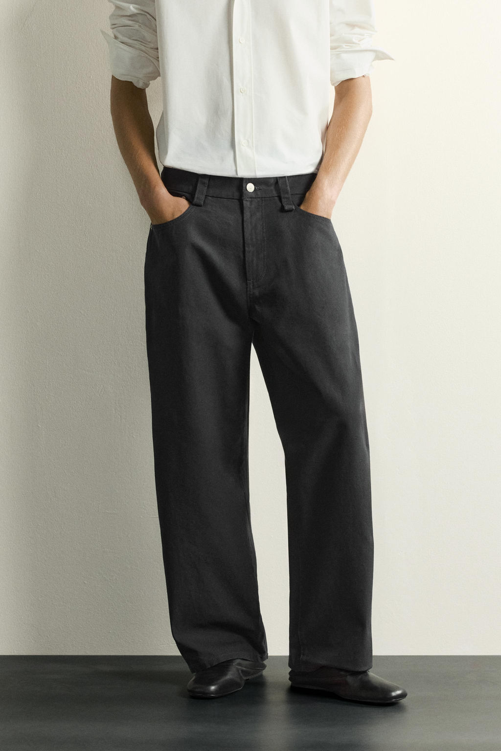JEANS STRAIGHT RELAXED FIT / Negro - Zara фото 2