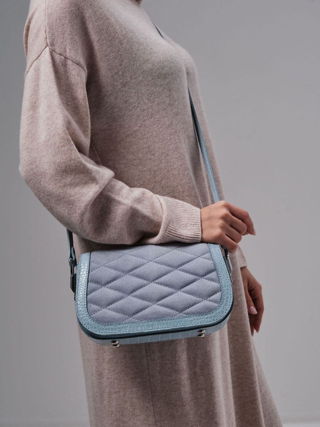 Сумка замшевая на плечо Deboro 30791 голубая вода