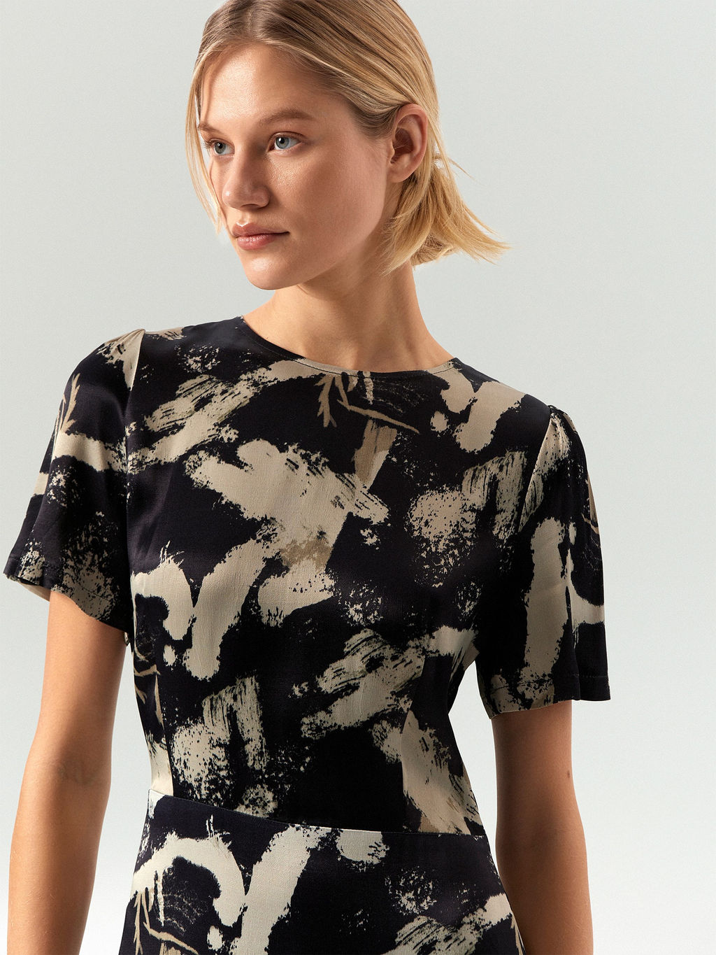 EMKA / Платье миди из 100% вискозы с принтом фото 5