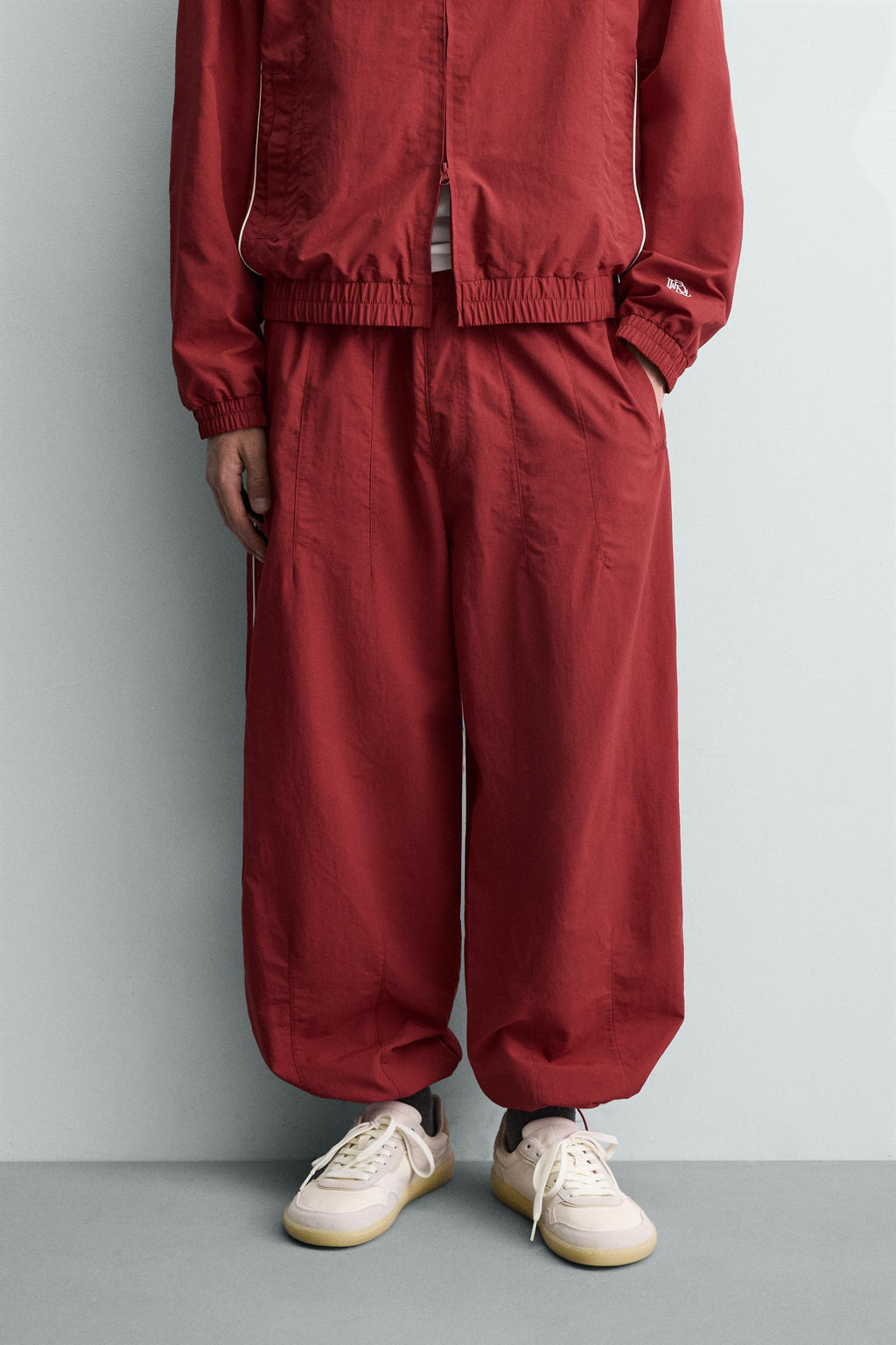 PANTAL?N JOGGER T?CNICO BANDAS CONTRASTE / Rojo - Zara фото 11