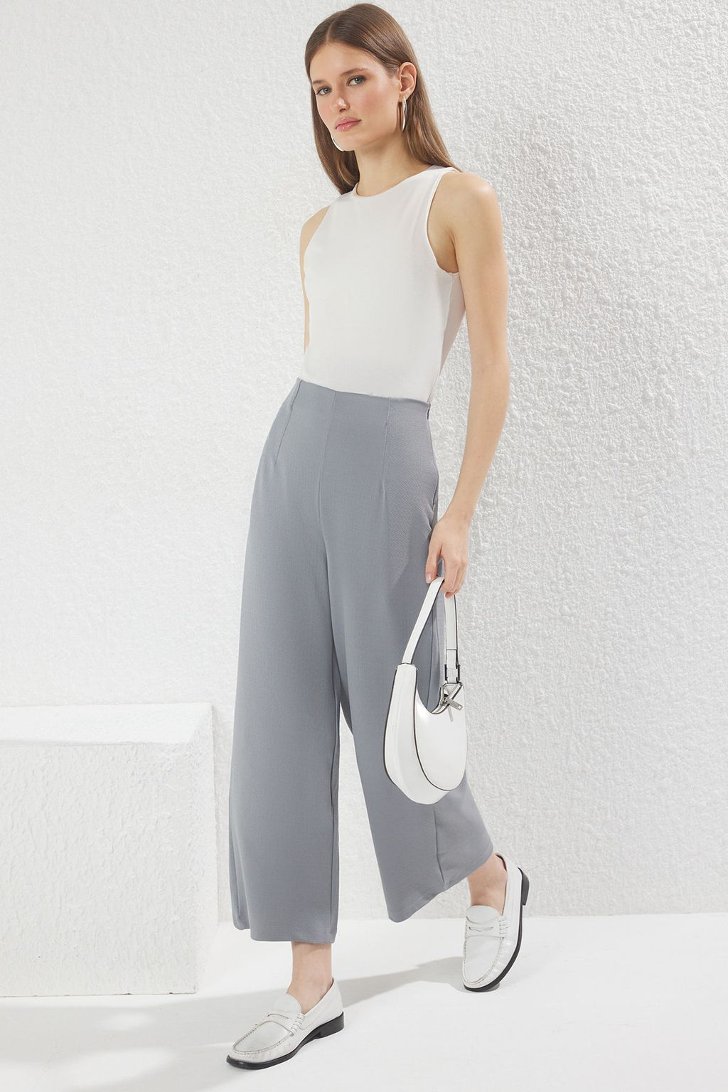 TRENDYOLMILLA Siyah Culotte Fit Kesik Detayl? Yuksek Bel Pantolon TWOSS24PL00036 фото 2