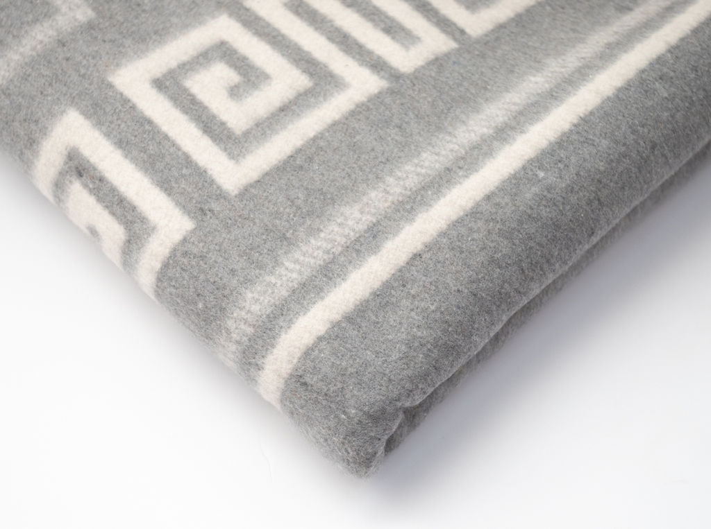 Одеяло байковое в канте 140*205 жаккард "Греция" цв. серый (Россия ВВТ)