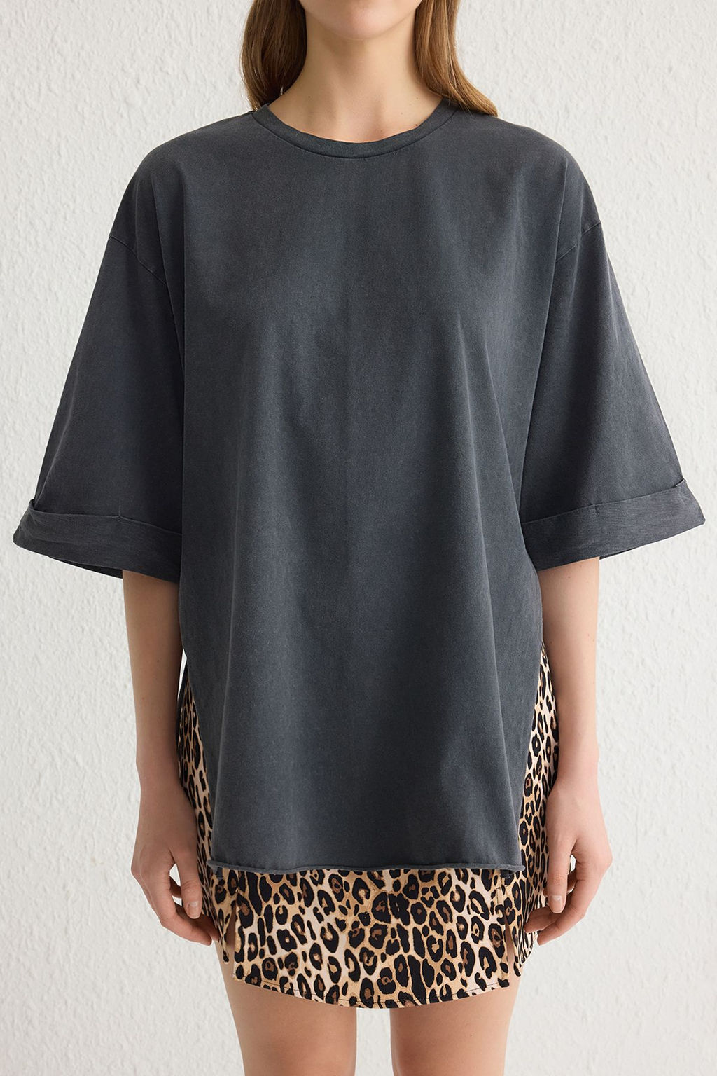 Antrasit Y?kamal? %100 Pamuk Duble Kol Asimetrik Boyfriend Orme T-Shirt TWOSS20TS0828