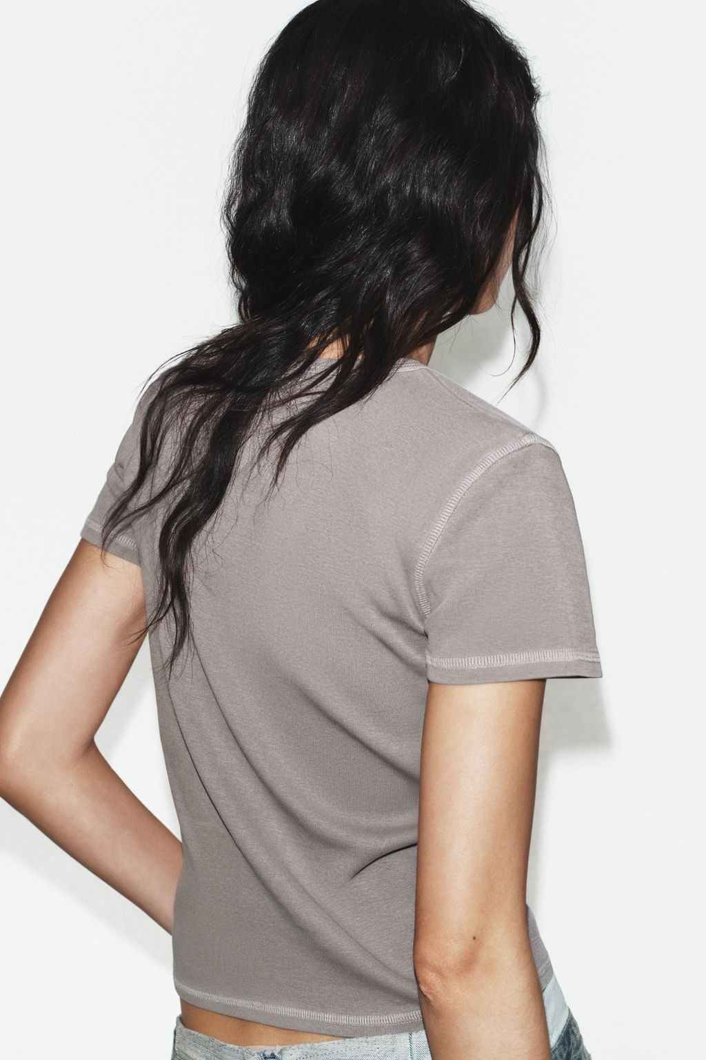 CAMISETA MANGA CORTA TEXTO / Gris - Zara фото 2