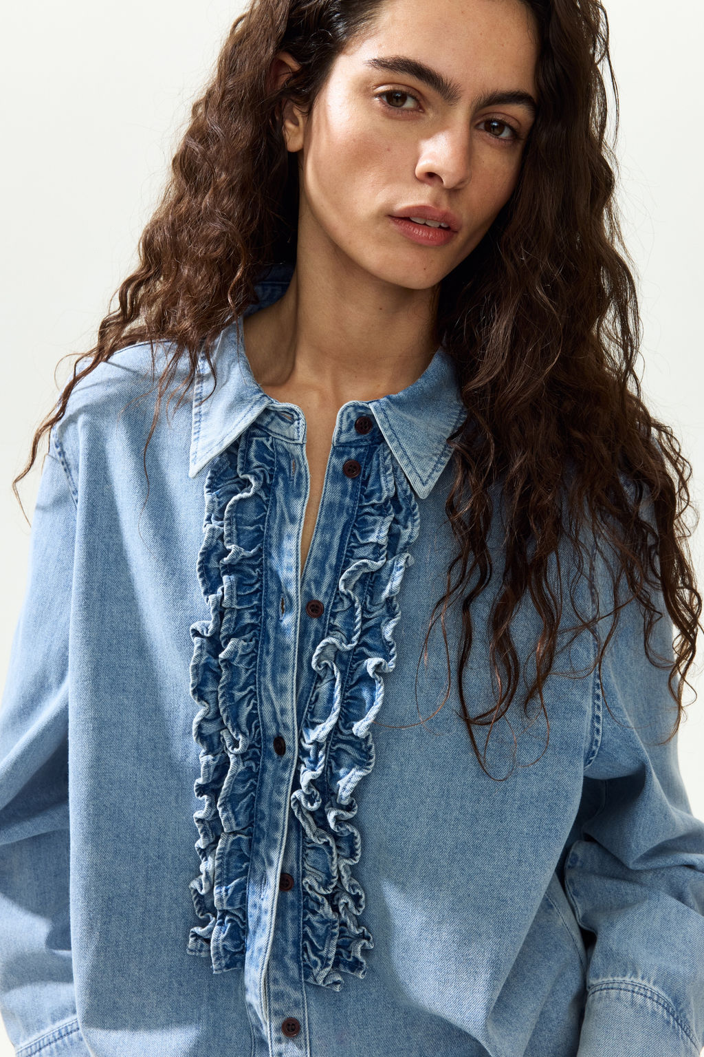 Camisa denim con ribete de volantes - H&m фото 5