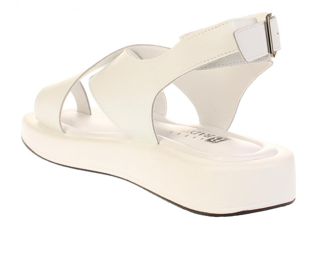 Босоножки Baden DL033-032