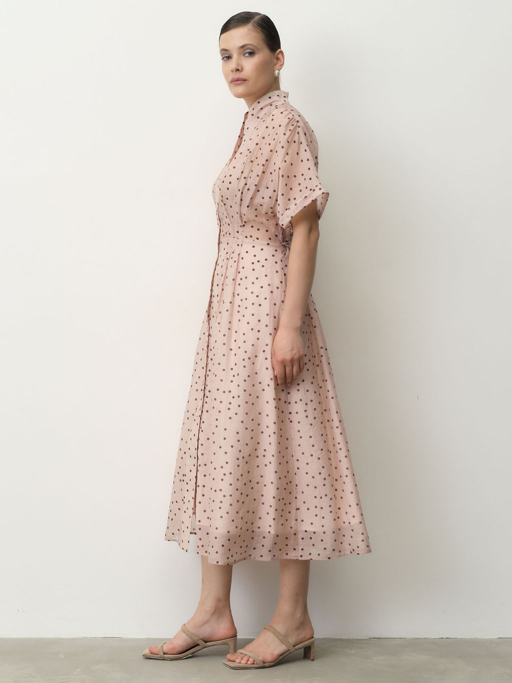 Платье из тенселя 90501 пудровое в горошек